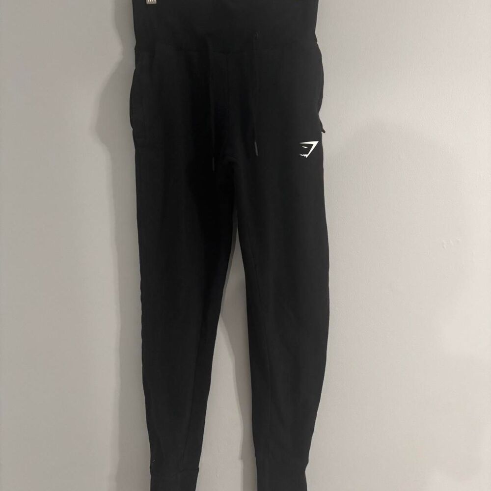 Gymshark Women's Black Joggers-tracksuits